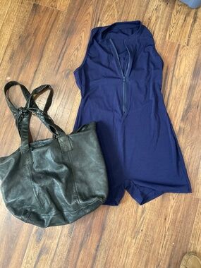 Women zip up short jumpsuit XL & Vintage leather bag